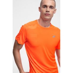 Koszulka do biegania męska TSMF257 - pomarańcz neon. Czerwone koszulki sportowe męskie marki 4f, m, z dzianiny, do biegania. W wyprzedaży za 49,99 zł.