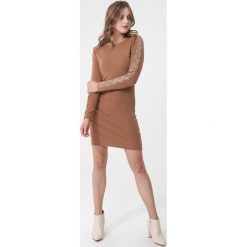 Brązowa Sukienka Maianbar. Pomarańczowe sukienki damskie Born2be, xl, z aplikacjami, z dzianiny, eleganckie, z okrągłym kołnierzem, bez rękawów, długie, mini. Za 89,99 zł.