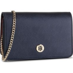 Torebka TOMMY HILFIGER - Honey Crossover Cb AW0AW07408 0GD. Niebieskie torebki klasyczne damskie TOMMY HILFIGER, bez wzorów, ze skóry ekologicznej, wizytowe, bez dodatków. Za 539,00 zł.