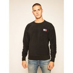 Polar Tommy Jeans Fleece Badge Crew DM0DM08728. Czarne bluzy męskie Tommy Jeans, xxl, bez wzorów, z jeansu, bez kołnierzyka, bez rękawów, bez kaptura. Za 449,00 zł.