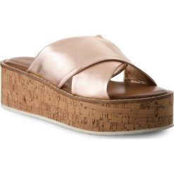 Klapki INUOVO - 8005 Rose Gold. Różowe klapki damskie marki Inuovo, bez wzorów, ze skóry, bez obcasa. W wyprzedaży za 169,00 zł.