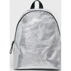 Calvin Klein - Plecak. Czerwone plecaki damskie marki Calvin Klein, z bawełny. Za 349,90 zł.