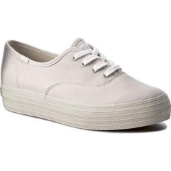 Tenisówki KEDS - Triple Mono WF56547 Light Grey. Szare półbuty damskie Keds, bez wzorów, z gumy, bez zapięcia. W wyprzedaży za 139,00 zł.