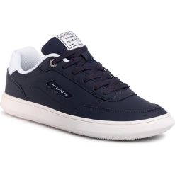 Sneakersy TOMMY HILFIGER - Essential Court Leather Sneaker FM0FM02669 Desert Sky DW5. Niebieskie sneakersy męskie TOMMY HILFIGER, bez zapięcia. Za 449,00 zł.