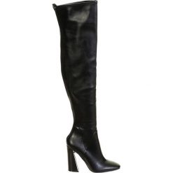Buty zimowe damskie: Kozaki w kolorze czarnym