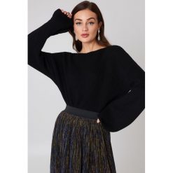 NA-KD Krótki sweter z dzianiny z długim rękawem - Black. Czarne swetry klasyczne damskie NA-KD, z dzianiny. Za 121,95 zł.