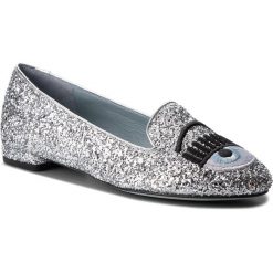 Lordsy CHIARA FERRAGNI - 18AI-CF2000 Silver. Szare mokasyny damskie marki Chiara Ferragni, ze skóry, na płaskiej podeszwie. W wyprzedaży za 559,00 zł.