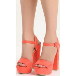 Pomarańczowe Sandały Chic Heels. Pomarańczowe sandały damskie Born2be, na wysokim obcasie, ze sprzączką. Za 79,99 zł.