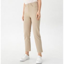 Jeansy high waist streight - Beżowy. Brązowe jeansy damskie House, z podwyższonym stanem. W wyprzedaży za 29,99 zł.