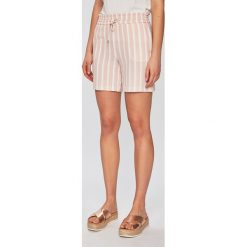 Only - Szorty. Białe szorty damskie ONLY, bez wzorów, z elastanu, casualowe. W wyprzedaży za 59,90 zł.