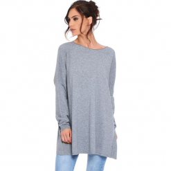 Sweter "Odile" w kolorze szarym. Szare swetry klasyczne damskie marki Cosy Winter, s, z okrągłym kołnierzem. W wyprzedaży za 181,95 zł.