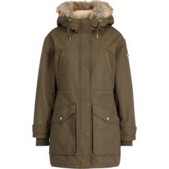 Parka Tommy Jeans Tjw Essential DW0DW07342. Zielone kurtki damskie Tommy Jeans, m, bez wzorów, z bawełny, bez kaptura. W wyprzedaży za 649,00 zł.