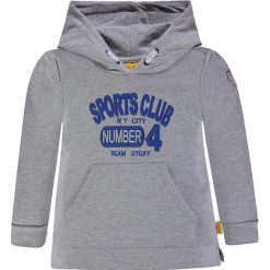 Bluza w kolorze szarym. Szare bluzy chłopięce Steiff, z aplikacjami. W wyprzedaży za 99,95 zł.