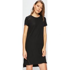 Trussardi Jeans - Sukienka. Czarne sukienki damskie Trussardi Jeans, na co dzień, bez wzorów, z elastanu, casualowe, z okrągłym kołnierzem, bez rękawów, mini, proste. W wyprzedaży za 479,90 zł.