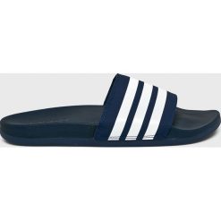 Adidas - Klapki. Niebieskie kapcie męskie Adidas, z materiału. W wyprzedaży za 89,90 zł.