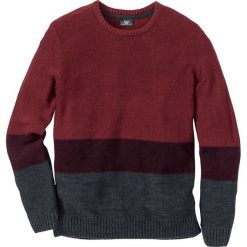 Sweter z okrągłym dekoltem Regular Fit bonprix czerwono-bordowo-antracytowy. Czerwone swetry klasyczne męskie marki bonprix, s, w prążki, z okrągłym kołnierzem. Za 44,99 zł.