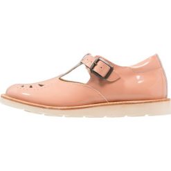 Young Soles ROSIE Baleriny z zapięciem blush pink. Czerwone baleriny dziewczęce marki Young Soles, z materiału. W wyprzedaży za 356,15 zł.