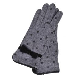 DZIANINOWE RĘKAWICZKI W GROCHY Z OZDOBNĄ KOKARDĄ. Szare rękawiczki damskie Top Secret, na zimę, w grochy, z dzianiny. W wyprzedaży za 24,99 zł.