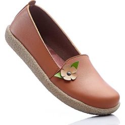 Baleriny bonprix koniakowy. Brązowe baleriny damskie lakierowane bonprix. Za 79,99 zł.