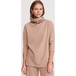 Bluza z szerokim golfem - Beżowy. Brązowe bluzy damskie Reserved, s, bez wzorów, bez rękawów, bez kaptura. Za 69,99 zł.