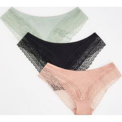 Wiskozowe majtki 3 pack - Czarny. Czarne majtki damskie Reserved, xs, z wiskozy. W wyprzedaży za 29,99 zł.