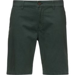 Szorty materiałowe Quiksilver Everyday EQYWS03468. Pomarańczowe spodenki i szorty męskie Quiksilver, m, bez wzorów, z bawełny. W wyprzedaży za 109,00 zł.