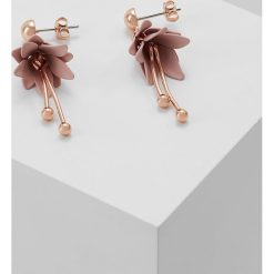 Kolczyki damskie: Ted Baker FEDORA MINI FUCHSIA DROP FLOWER EARRING Kolczyki rosegoldcoloured/baby pink