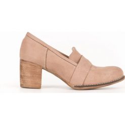Nubukowe półbuty na 6 cm słupku - skóra naturalna - model 250 - kolor cappuccino. Półbuty damskie Zapato, bez wzorów, ze skóry, bez obcasa, na słupku, bez zapięcia. Za 319,00 zł.