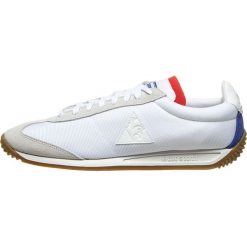 Sneakersy "Quartz" w kolorze białym. Białe sneakersy męskie le coq sportif, bez wzorów, na sznurówki. W wyprzedaży za 215,95 zł.