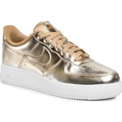 Buty NIKE - Air Force 1 Sp CQ6566 700 Metallic Gold/Club Gold/White. Żółte buty sportowe damskie Nike, bez wzorów, ze skóry ekologicznej, eleganckie, Nike Air Force. Za 629,00 zł.