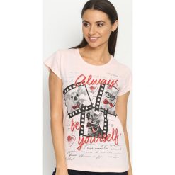Bluzki damskie: Różowy T-shirt Red Tie