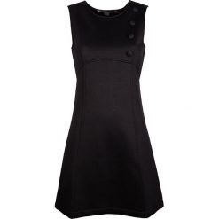 Guess Sukienka. Sukienki damskie Guess, na co dzień, z aplikacjami, z tkaniny, z okrągłym kołnierzem, bez rękawów, rozkloszowane. Za 189,00 zł.