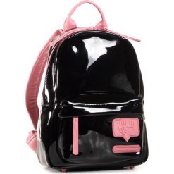 Plecak CHIARA FERRAGNI - 20AI-CFZ073 Black. Czarne plecaki damskie Chiara Ferragni, bez wzorów, ze skóry ekologicznej, eleganckie. Za 1429,00 zł.