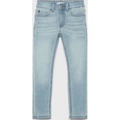 Calvin Klein Jeans - Jeansy dziecięce 116-176 cm. Niebieskie spodnie chłopięce Calvin Klein Jeans, z aplikacjami, z elastanu, z podwyższonym stanem. Za 259,90 zł.