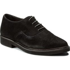 Półbuty KAZAR - Emilie 30428-02-00 Czarny. Czarne półbuty damskie Kazar, na co dzień, bez wzorów, ze skóry, eleganckie, na wysokim obcasie, na płaskiej podeszwie, bez zapięcia. W wyprzedaży za 319,00 zł.