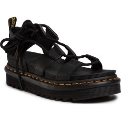 Sandały DR. MARTENS - Nartilla 24641001 Black. Czarne klapki damskie Dr. Martens, bez wzorów, ze skóry, bez obcasa. Za 469,00 zł.