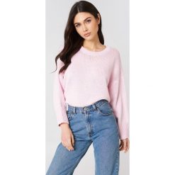 Cheap Monday Sweter Against - Pink. Różowe swetry damskie Cheap Monday, bez wzorów, z dzianiny, bez rękawów, bez kaptura. W wyprzedaży za 111,47 zł.