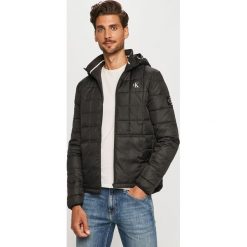 Calvin Klein Jeans - Kurtka. Czarne płaszcze męskie Calvin Klein Jeans, s, bez wzorów, z elastanu, krótkie, z kapturem. Za 799,90 zł.