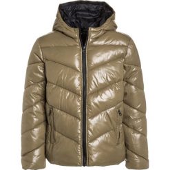 Sisley Kurtka zimowa khaki. Brązowe kurtki dziewczęce marki Sisley, na zimę, z poliesteru. W wyprzedaży za 125,40 zł.