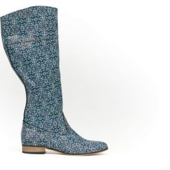 Wsuwane kozaki na niskim obcasie - skóra naturalna - model 125 - kolor motyw etniczny. Szare kozaki damskie Zapato, na lato, z jeansu, eleganckie, na wysokim obcasie, na płaskiej podeszwie, bez zapięcia. Za 499,00 zł.