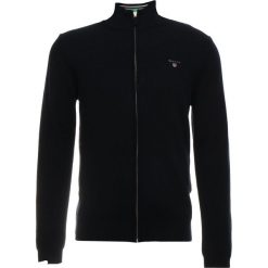GANT SUPER FINE ZIP CARDIGAN Kardigan marine. Niebieskie kardigany męskie marki GANT. Za 589,00 zł.