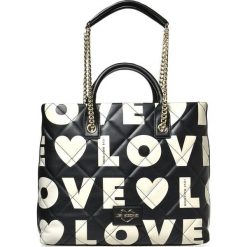 Love Moschino torebka JC4294-PP08-KJ1-00A czarna. Czarne torebki klasyczne damskie Love Moschino, z napisami, eleganckie, bez dodatków. W wyprzedaży za 719,00 zł.