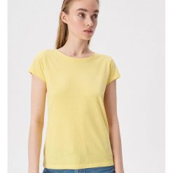 Bawełniany t-shirt basic - Żółty. Żółte t-shirty damskie Sinsay, s, bez wzorów, z bawełny, bez kołnierzyka. W wyprzedaży za 4,99 zł.