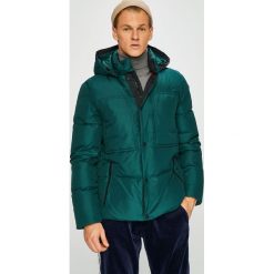 Calvin Klein - Kurtka puchowa. Kurtki męskie Calvin Klein, m, bez wzorów, z poliesteru, krótkie, z kapturem. W wyprzedaży za 699,90 zł.