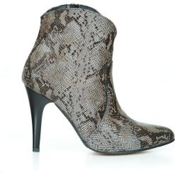 Wężowe botki na szpilce - skóra naturalna - model 435 - kolor wąż. Szare botki damskie Zapato, z jeansu, eleganckie, na wysokim obcasie. W wyprzedaży za 299,25 zł.