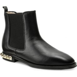 Sztyblety STUART WEITZMAN - Studzie XL17445 Black Arizona. Czarne botki damskie skórzane marki Stuart Weitzman. W wyprzedaży za 1359,00 zł.