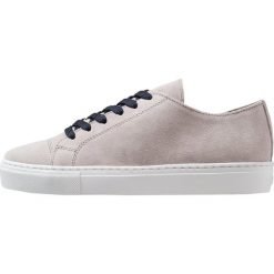 Wood Wood ALEX SHOE Sneakersy niskie grey. Szare trampki i tenisówki damskie marki Wood Wood, bez wzorów, ze skóry, bez zapięcia. Za 689,00 zł.