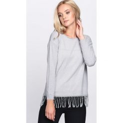 Jasnoszary Sweter Lock Out. Szare bez kategorii Born2be, xl, z okrągłym kołnierzem. Za 39,99 zł.