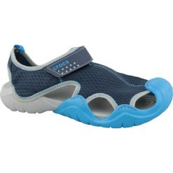Crocs Swiftwater Sandal 15041-49T. Klapki męskie Crocs, bez wzorów, z materiału. W wyprzedaży za 189,99 zł.