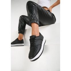 Czarne Sneakersy Coralin. Czarne sneakersy damskie Renee. Za 89,99 zł.